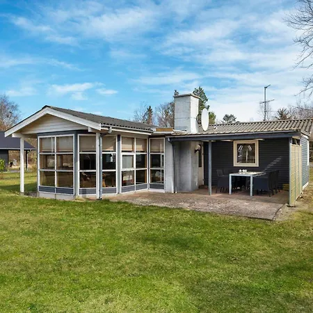 Awesome In Knebel With 4 Bedrooms And Internet Glesborg